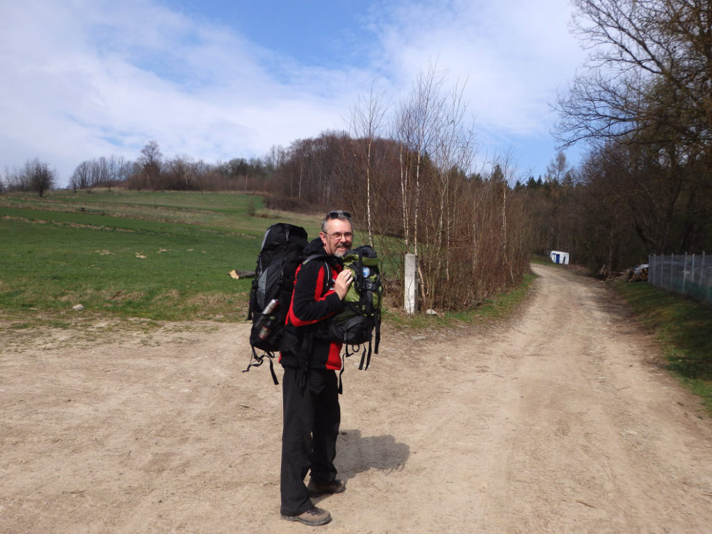 Przyjechaliśmy do naszej bazy pod Lubogoszczem (Beskid Wyspowy). Pozostało tylko tam wejść.